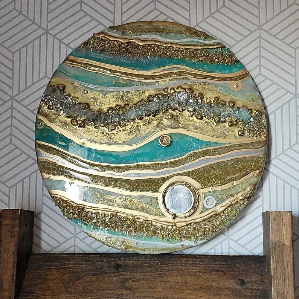 *host pick* 17 inch round resin geode